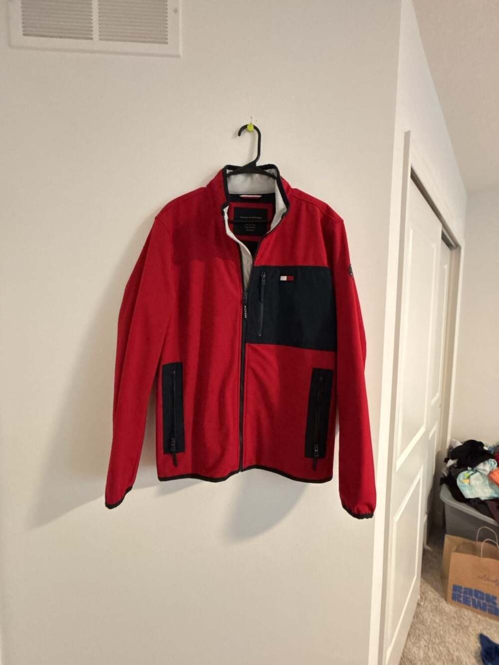 Tommy Hilfiger Men's Active Soft Shell Jacket Red Tech Pocket